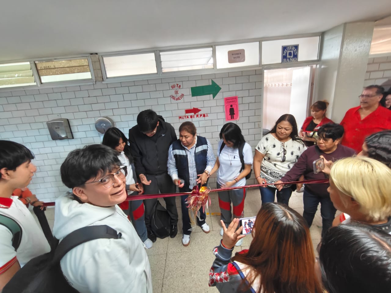 BOLETIN 37: REHABILITACION DE LOS SANITARIOS DE ALUMNOS DEL EDIFICIO 